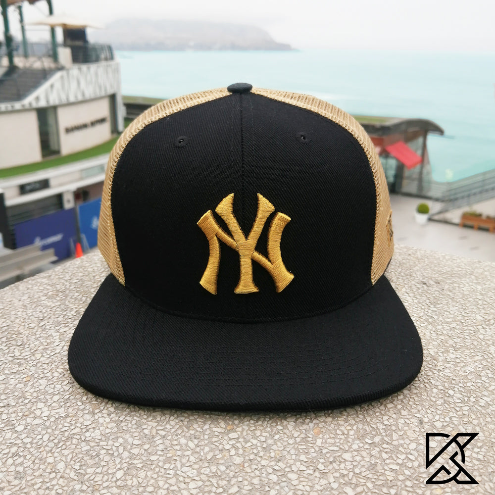 Gorra New York Yankees Negra y Dorada